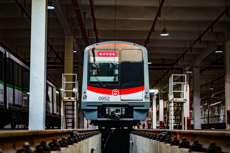 ShanghaiMetro09ASY-0952Longyang.jpg