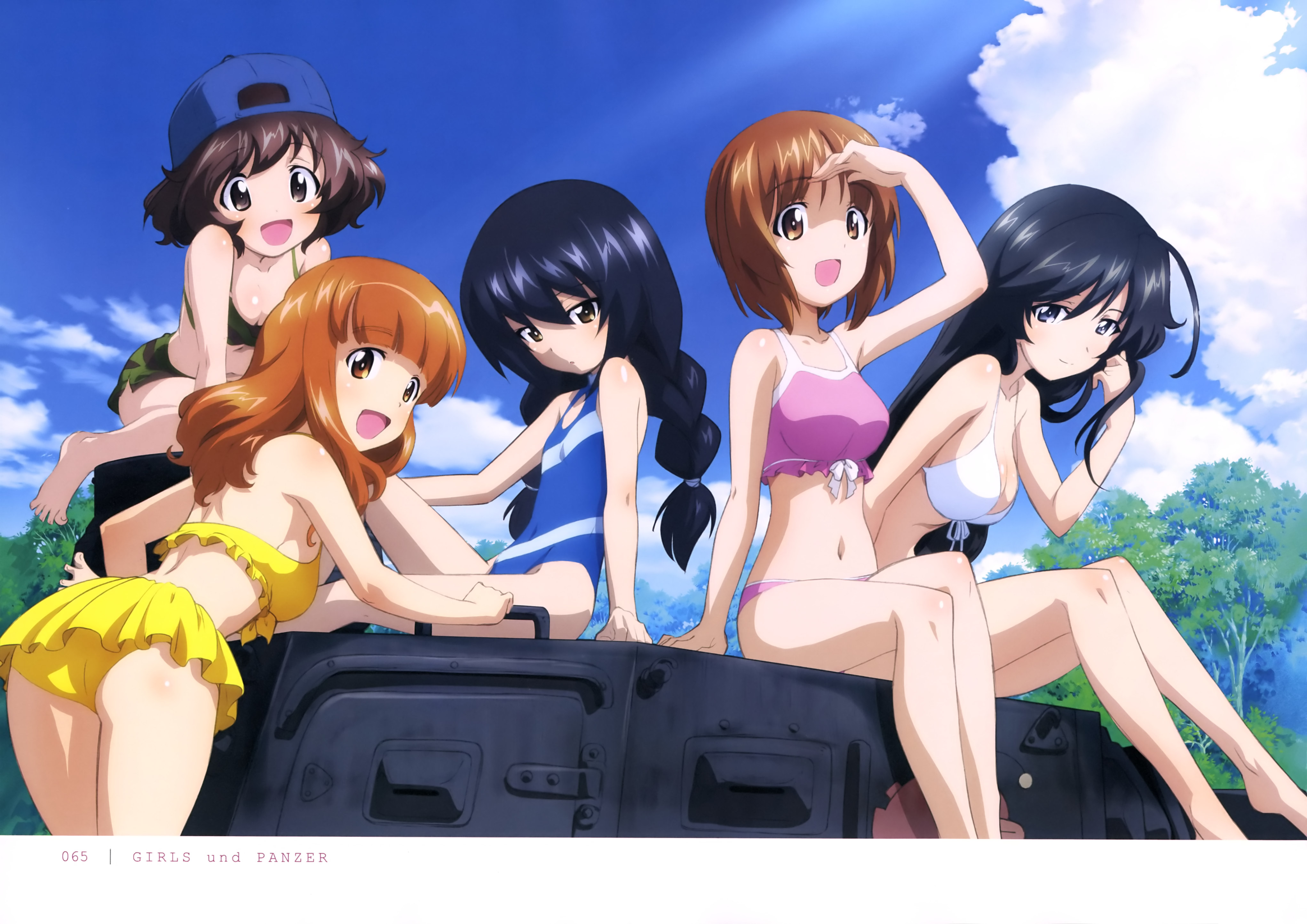 𩽾𩾌队队员在OVA第二话中穿的泳装，除了麻子（左起第三）剩下的队员都换成了比基尼。