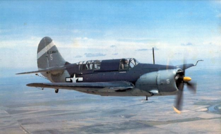 柯蒂斯SB2C地獄俯衝者式俯衝轟炸機.jpg