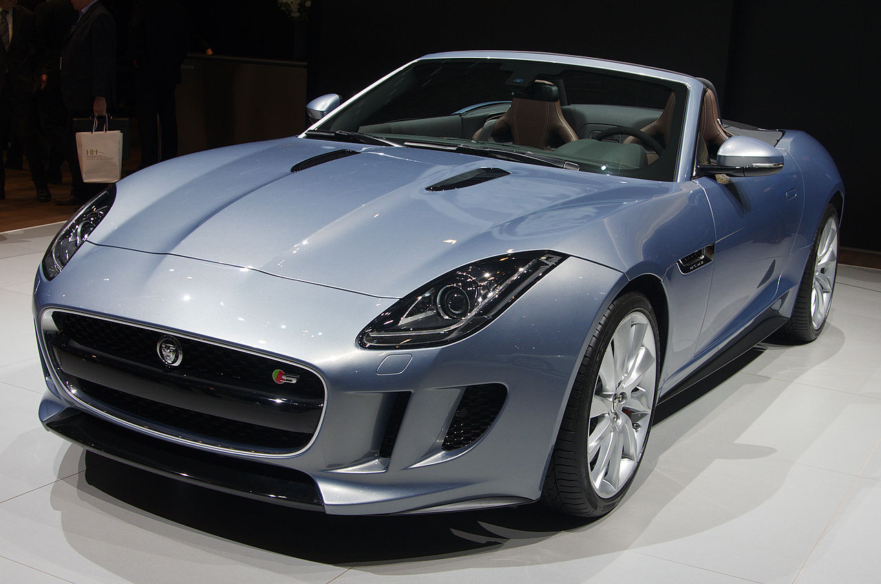 Jaguar F-type 前期型.jpg