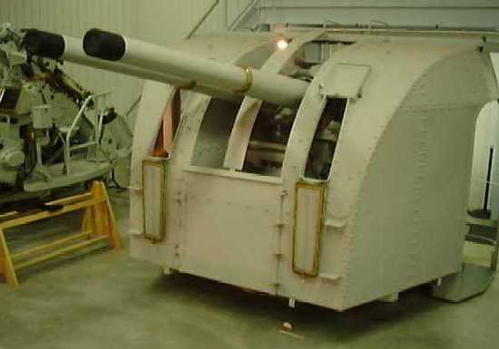 雙聯裝102mm副炮Mark XVI原型.jpg