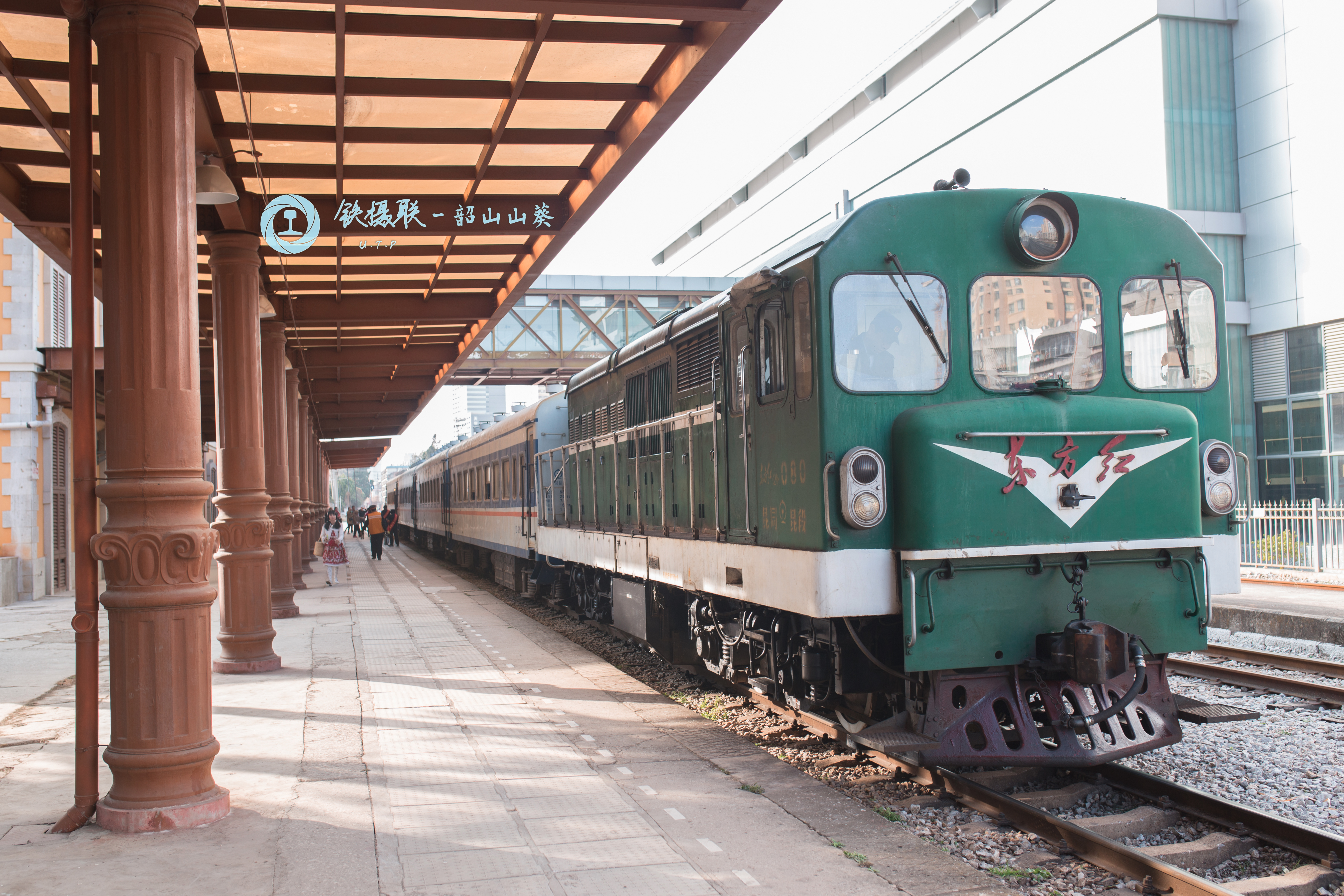 20160212 DFH21 at Kunming North Station.jpg