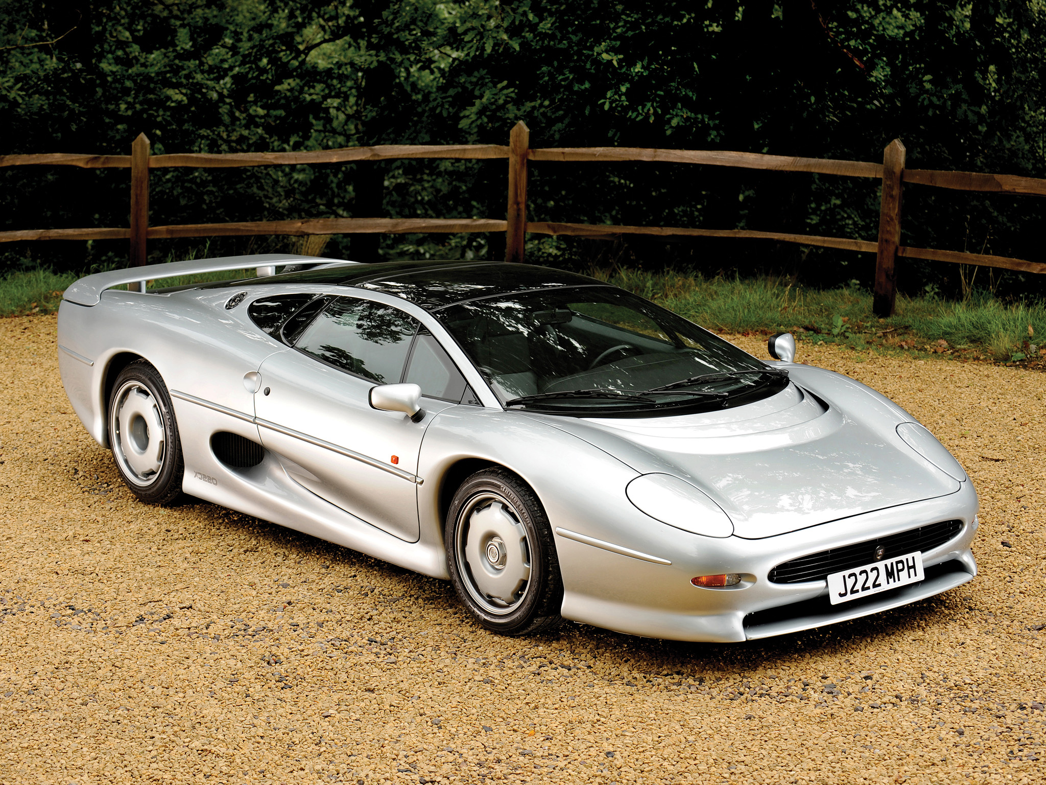 Jaguar xj220 9.jpg