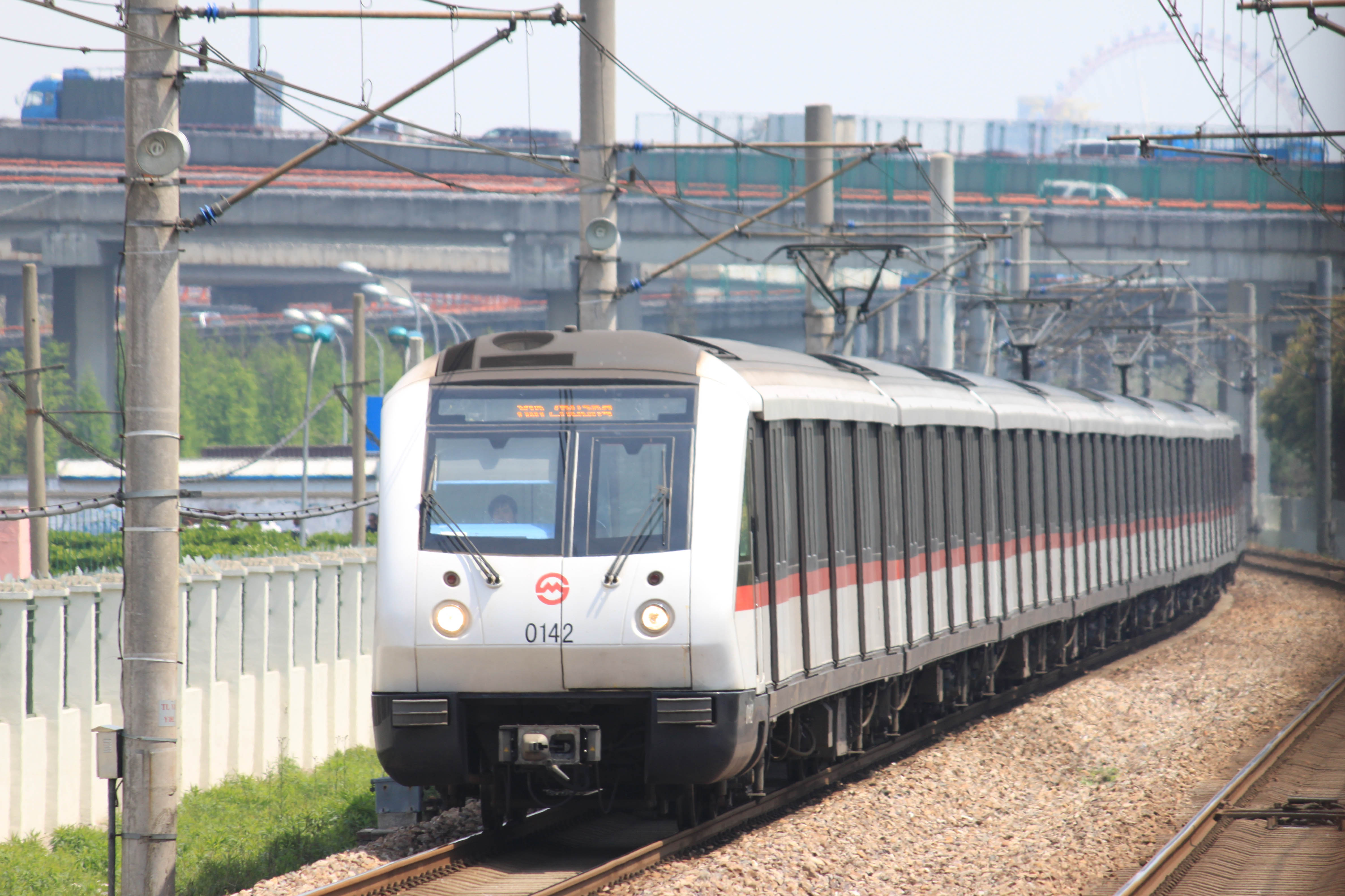 Line 1 Train AC06 at Xinzhuang.JPG