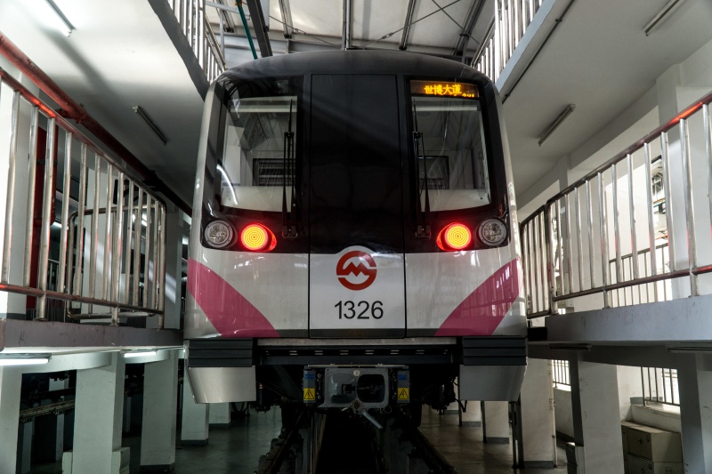 ShanghaiMetro13A02-1326.jpg