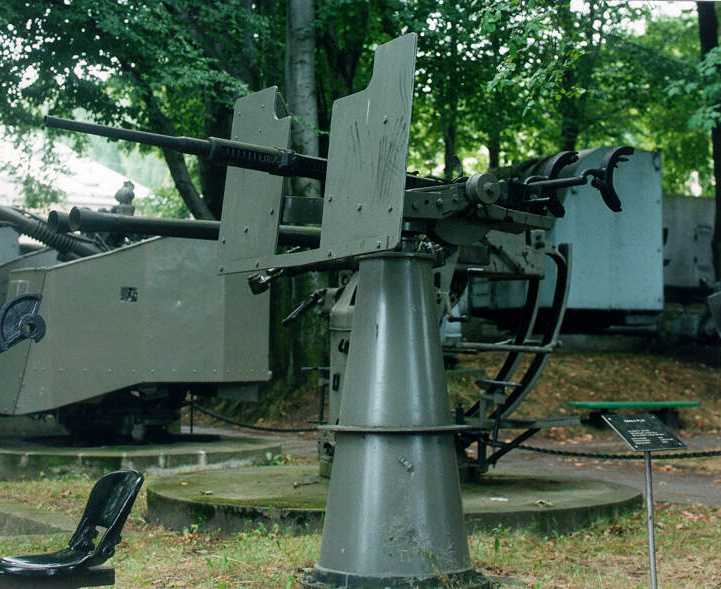 英国20mm70 (0.79) Mark I and Mark II高射炮.jpg