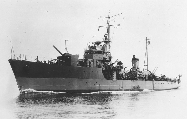 Japanese escort ship Daito 1944.jpg