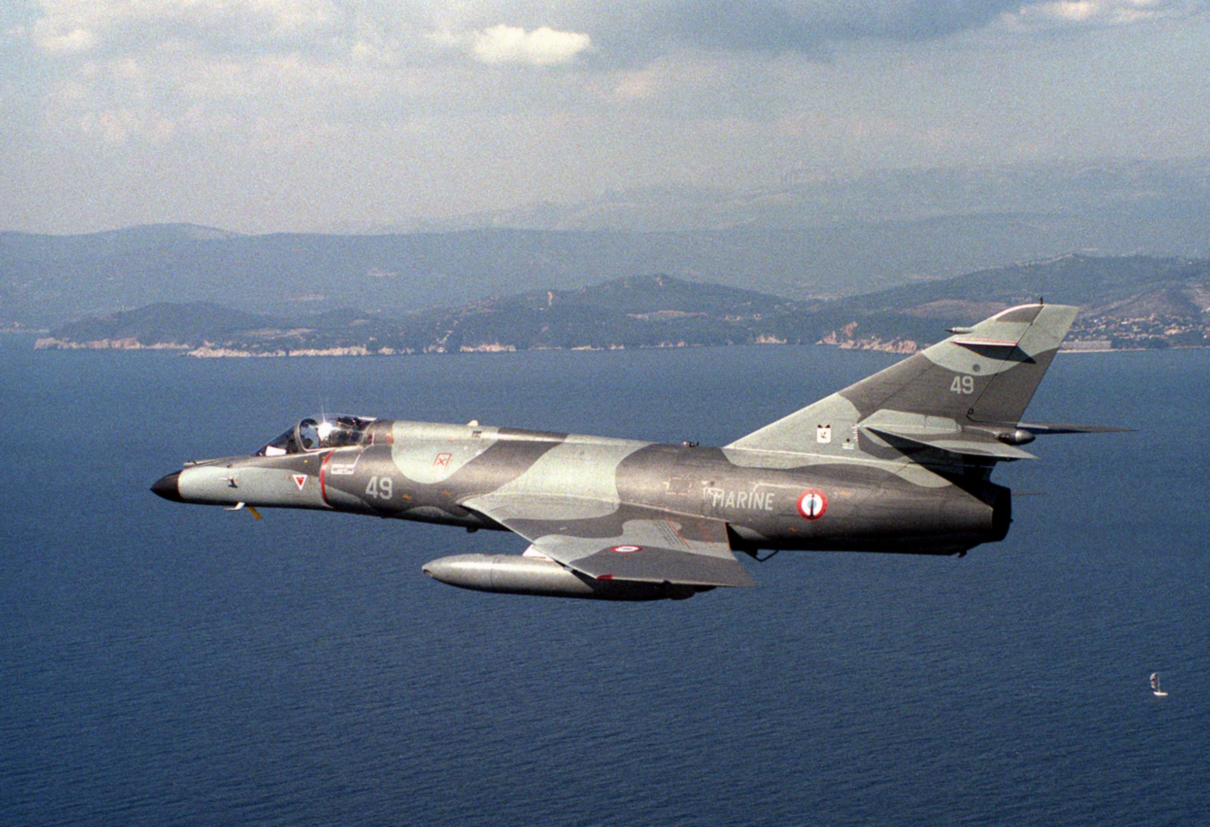 Aeronavale Super Etendard in flight in 1988.JPEG